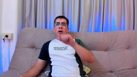 tommas_johnson online show from February 20, 6:26 am