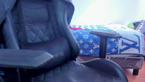 Twitter BreddTommy IG tommy bredd online show from September 20, 8:12 pm