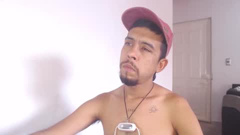 Snapshot of tommy_c0rtez chatting on October 15, 4:19 pm Thomas online show from October 15, 4:19 pm
