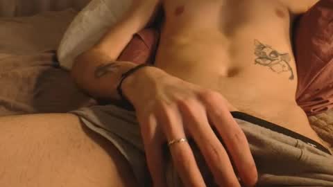 tommy_stars online show from April 16, 9:39 pm