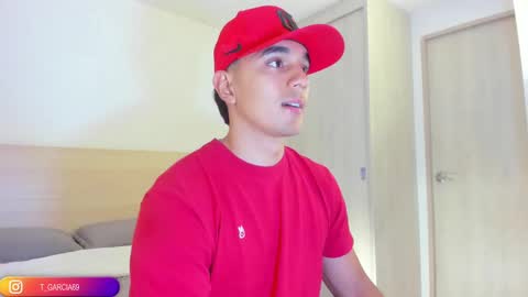 Snapshot of tommygarcia_ chatting on October 6, 7:42 pm Instagram t garcia69 online show from October 6, 7:42 pm