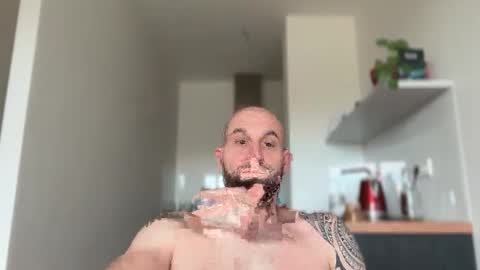 Thomas Fit online show from May 6, 3:07 pm
