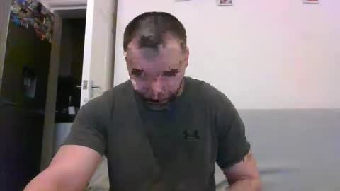 Snapshot of tommyy19901 chatting on February 22, 6:52 pm tommyy19901 online show from February 22, 6:52 pm