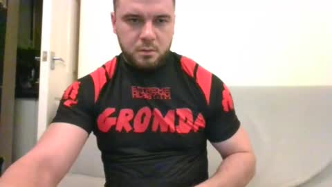 Snapshot of tommyy19901 chatting on December 15, 7:21 pm tommyy19901 online show from December 15, 7:21 pm