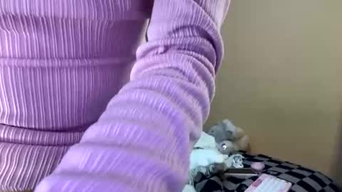 Snapshot of tomoe_b chatting on February 18, 9:43 am leyla online show from February 18, 9:43 am