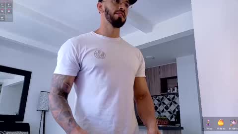 tony muscle1 online show from September 26, 4:59 pm