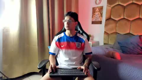 tony_petrov online show from July 5, 5:14 am