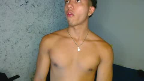 tonydesire_ online show from May 26, 7:42 pm