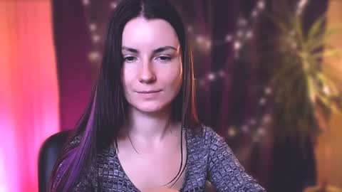 Elizabeth online show from January 4, 11:27 pm