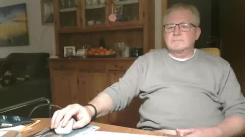 Snapshot of toto758 chatting on January 19, 2:04 am toto758 online show from January 19, 2:04 am