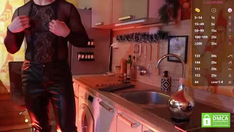 Snapshot of touch_of_eros chatting on January 20, 5:48 am Paul online show from January 20, 5:48 am
