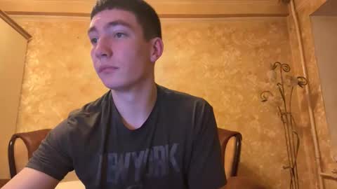 Max online show from November 7, 7:49 pm