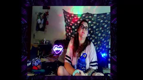 Toxiclove1311 online show from November 19, 12:54 am