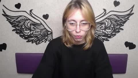 TracyLeeBB online show from December 2, 1:20 pm