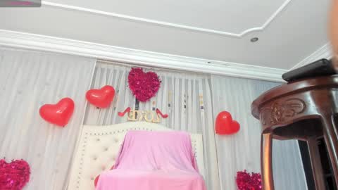 Juliana Giiraldo  online show from February 13, 2:42 pm