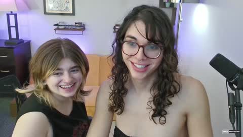 Snapshot of transbate chatting on December 28, 7:33 pm transbate online show from December 28, 7:33 pm