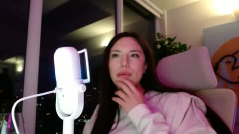 transfrmgirl98 online show from October 26, 5:52 am