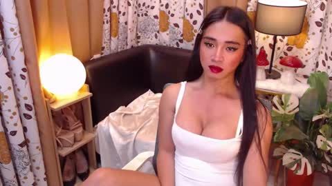 Snapshot of transgoddessrosy chatting on February 16, 6:21 am ROSY TAN BE MY KING DONT FORGET TO FOLLOW AND THUMBS UP ME online show from February 16, 6:21 am