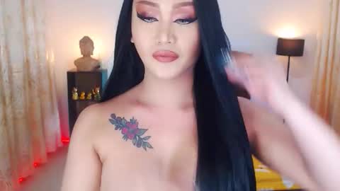 KYLIE BELLA  TS online show from December 1, 7:12 pm