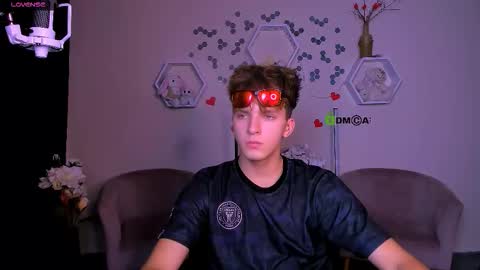 Travis online show from September 22, 7:18 pm