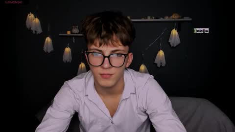 Travis online show from October 29, 8:31 pm