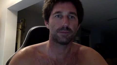 Snapshot of traviskenn chatting on September 10, 7:04 pm TravisKenn online show from September 10, 7:04 pm