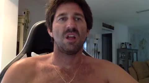 Snapshot of traviskenn chatting on September 16, 6:55 pm TravisKenn online show from September 16, 6:55 pm