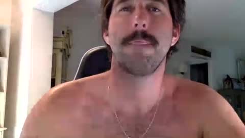 Snapshot of traviskenn chatting on September 29, 6:51 pm TravisKenn online show from September 29, 6:51 pm