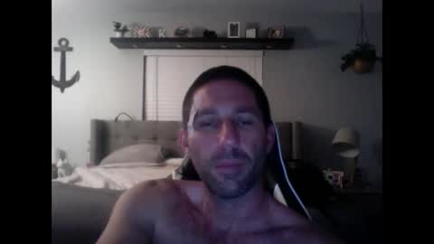 Snapshot of traviskenn chatting on December 23, 1:40 am TravisKenn online show from December 23, 1:40 am