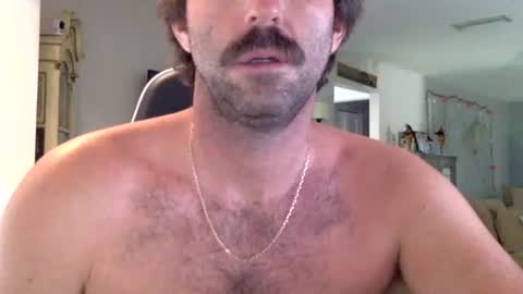 Snapshot of traviskenn chatting on October 16, 6:40 pm TravisKenn online show from October 16, 6:40 pm