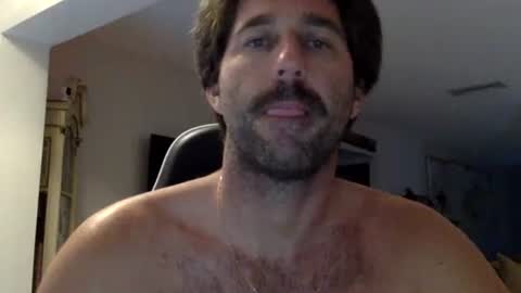 Snapshot of traviskenn chatting on September 26, 11:40 am TravisKenn online show from September 26, 11:40 am