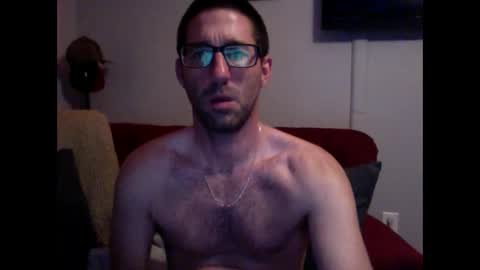 Snapshot of traviskenn chatting on February 22, 2:39 am TravisKenn online show from February 22, 2:39 am