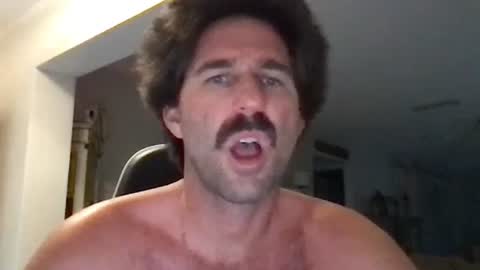 Snapshot of traviskenn chatting on October 14, 11:35 am TravisKenn online show from October 14, 11:35 am
