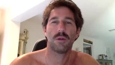 Snapshot of traviskenn chatting on September 23, 11:59 am TravisKenn online show from September 23, 11:59 am