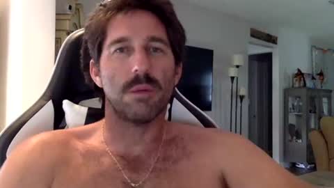 Snapshot of traviskenn chatting on September 30, 7:02 pm TravisKenn online show from September 30, 7:02 pm