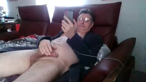 trebgeis1 online show from March 29, 6:04 am