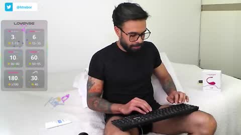 Hunter man online show from February 12, 7:39 pm