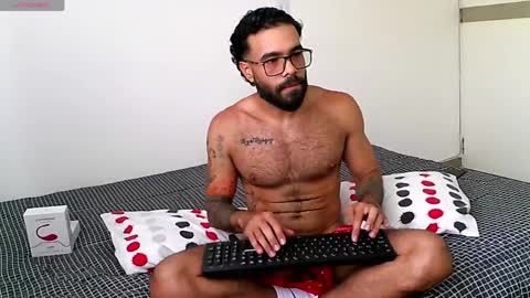 Hunter man online show from April 7, 8:11 pm