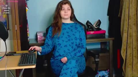 TreeJeanne online show from November 13, 2:14 am