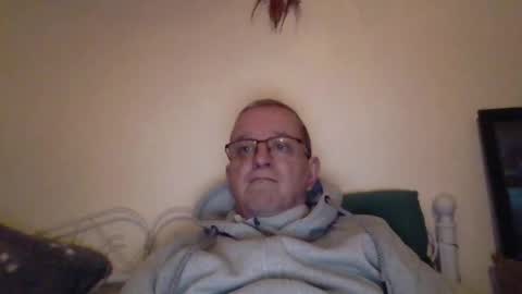 Fe-fi-fo-fum online show from December 21, 11:05 am