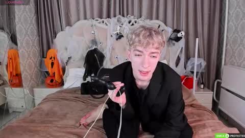 TrevorBenson online show from October 24, 2:56 am