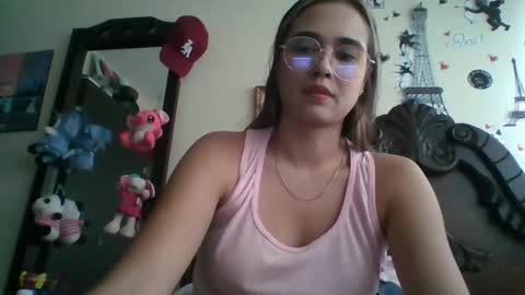 triana_bell online show from November 4, 5:36 pm