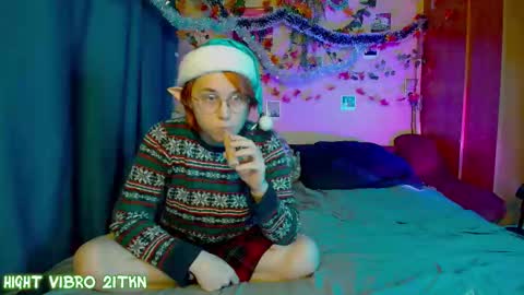 trickykitsune online show from December 21, 2:12 pm