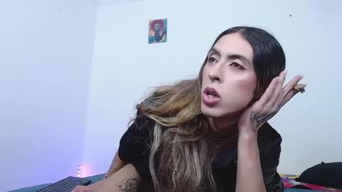 Snapshot of trix_fiore_oficial chatting on January 17, 4:17 am Trix online show from January 17, 4:17 am