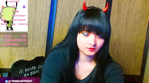 trixiedoescamcam online show from October 28, 10:55 pm
