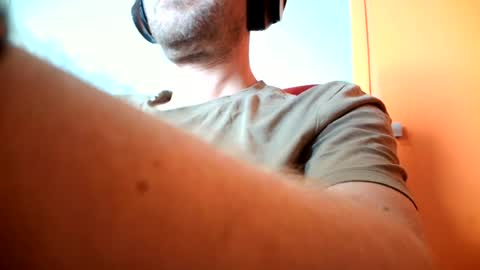 truble_again online show from June 24, 8:32 am