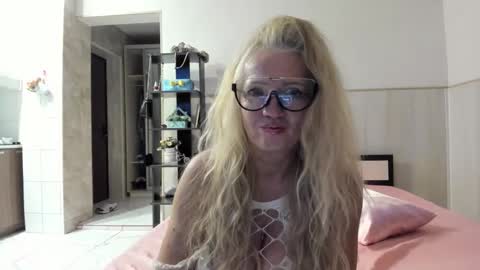 Snapshot of truefoxyyy chatting on September 13, 7:16 pm Fox online show from September 13, 7:16 pm