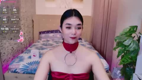 ts_yoshi_ online show from October 25, 8:09 pm