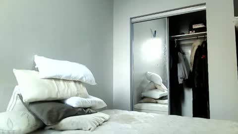 Amber White online show from December 13, 8:25 pm