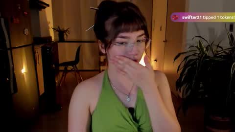 Snapshot of tsukys_spell chatting on October 1, 12:43 am Tsuky online show from October 1, 12:43 am